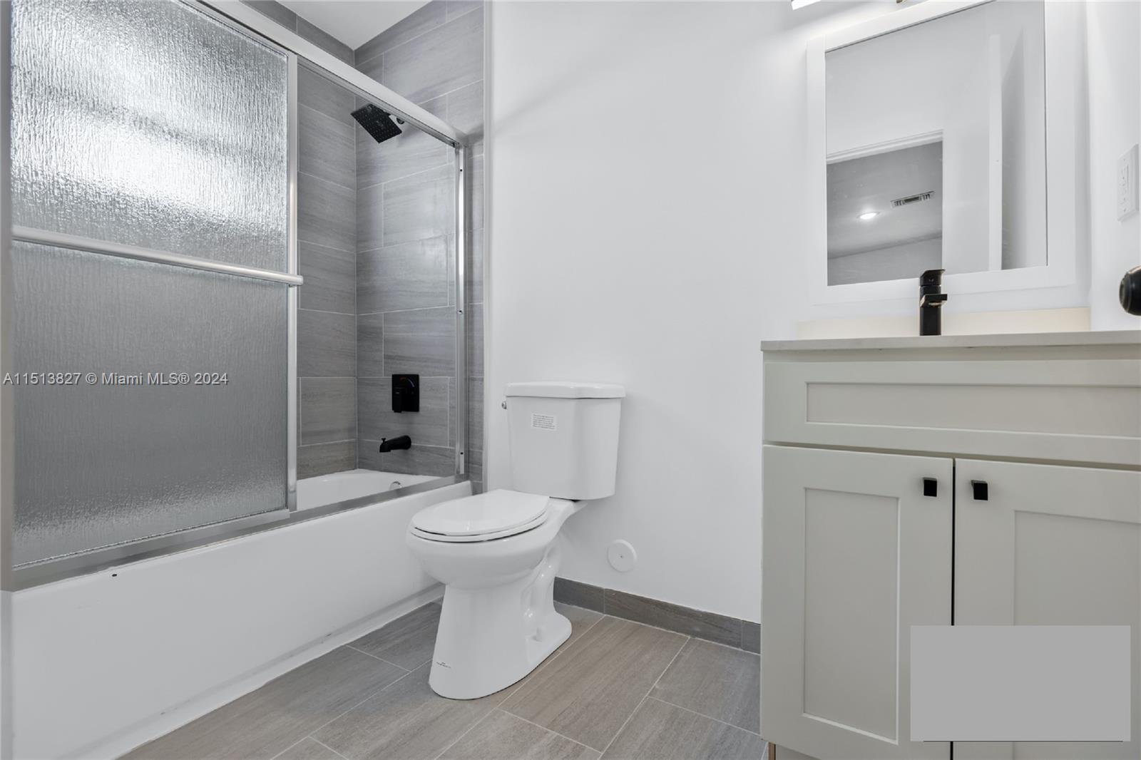 3146 NW 32nd St A, Unincorporated Dade County, Florida 33142, 3 Bedrooms Bedrooms, ,2 BathroomsBathrooms,Residentiallease,For Rent,3146 NW 32nd St A,A11513827