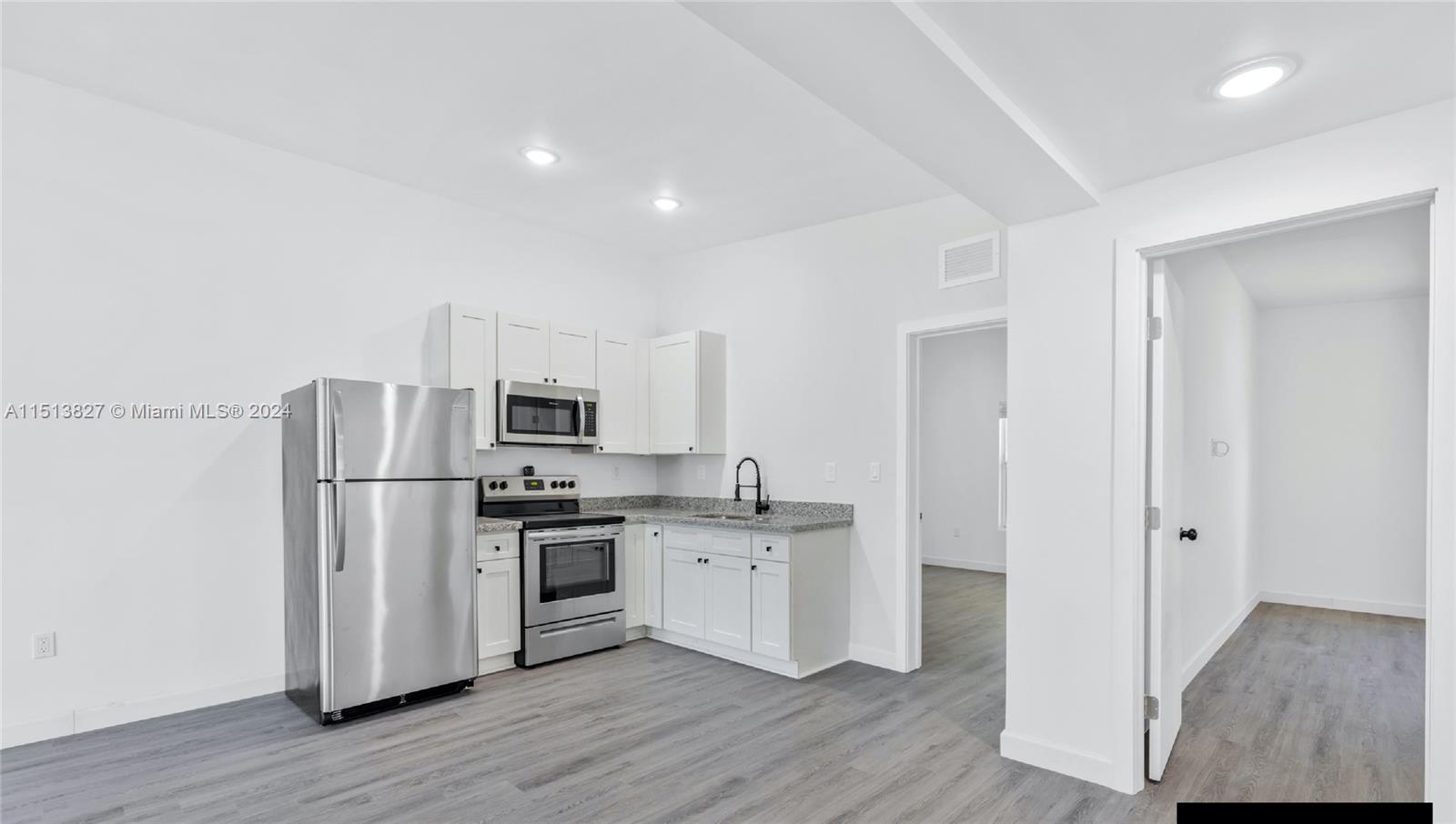 3146 NW 32nd St A, Unincorporated Dade County, Florida 33142, 3 Bedrooms Bedrooms, ,2 BathroomsBathrooms,Residentiallease,For Rent,3146 NW 32nd St A,A11513827
