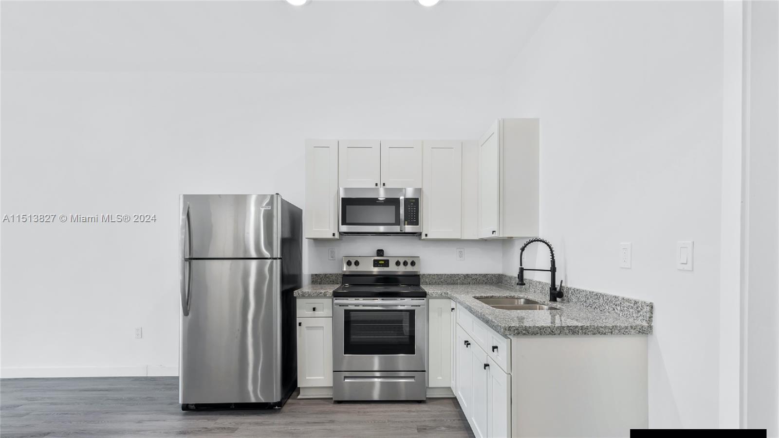 3146 NW 32nd St A, Unincorporated Dade County, Florida 33142, 3 Bedrooms Bedrooms, ,2 BathroomsBathrooms,Residentiallease,For Rent,3146 NW 32nd St A,A11513827