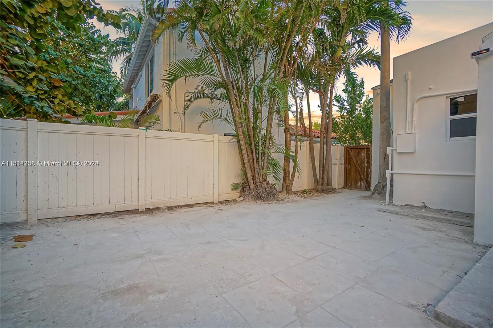 310 Oregon St, Hollywood, Florida 33019, ,Residentialincome,For Sale,310 Oregon St,A11514338