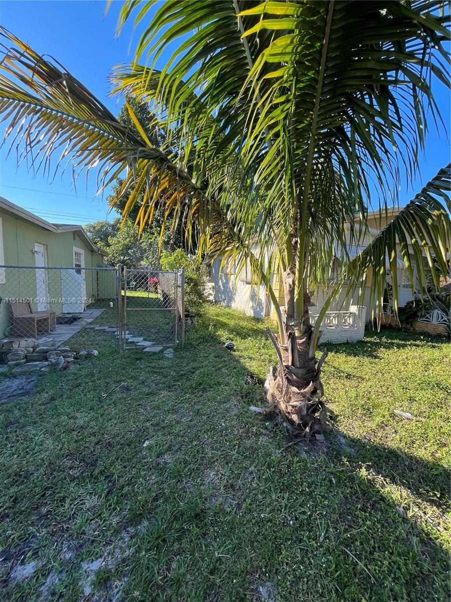 3925 NW 35th Ave 3925, Lauderdale Lakes, Florida 33309, 1 Bedroom Bedrooms, ,1 BathroomBathrooms,Residentiallease,For Rent,3925 NW 35th Ave 3925,A11514501