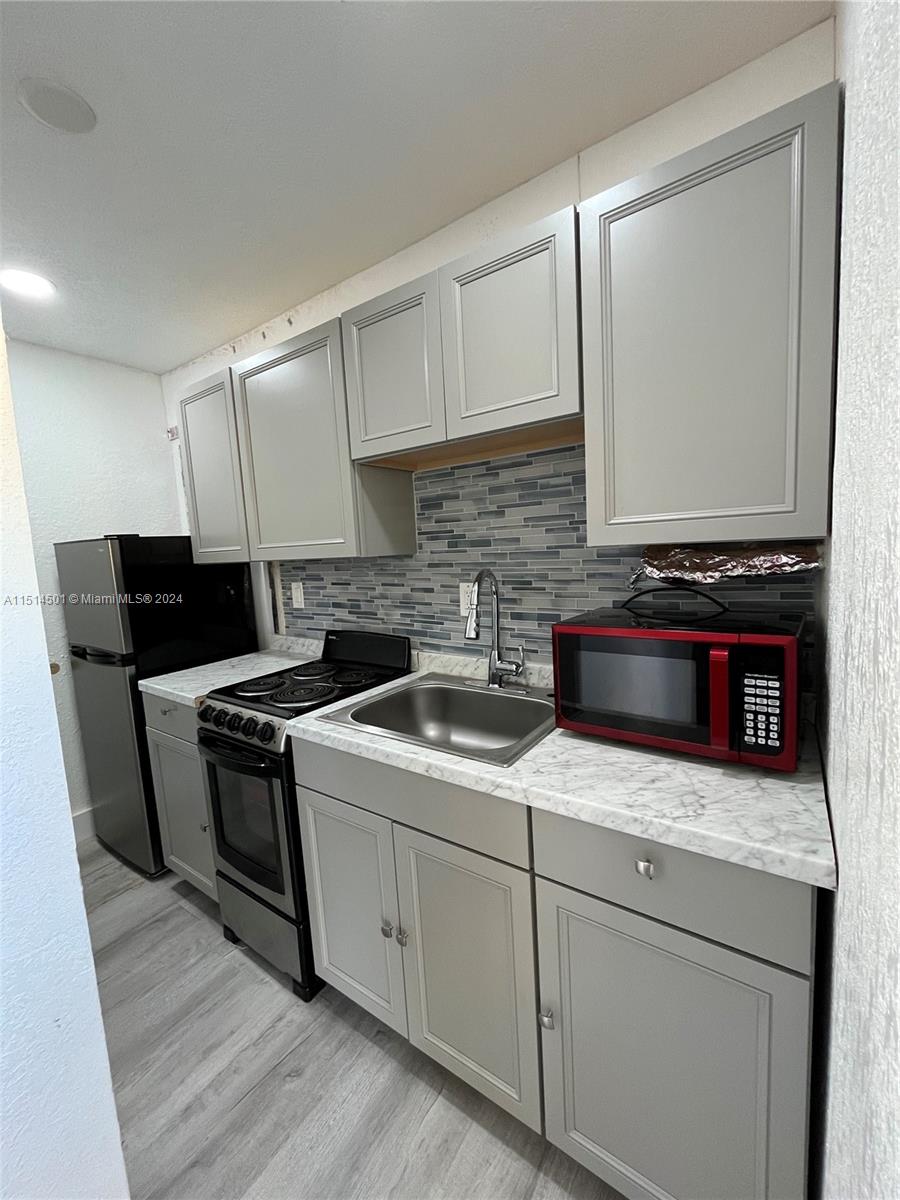 3925 NW 35th Ave 3925, Lauderdale Lakes, Florida 33309, 1 Bedroom Bedrooms, ,1 BathroomBathrooms,Residentiallease,For Rent,3925 NW 35th Ave 3925,A11514501