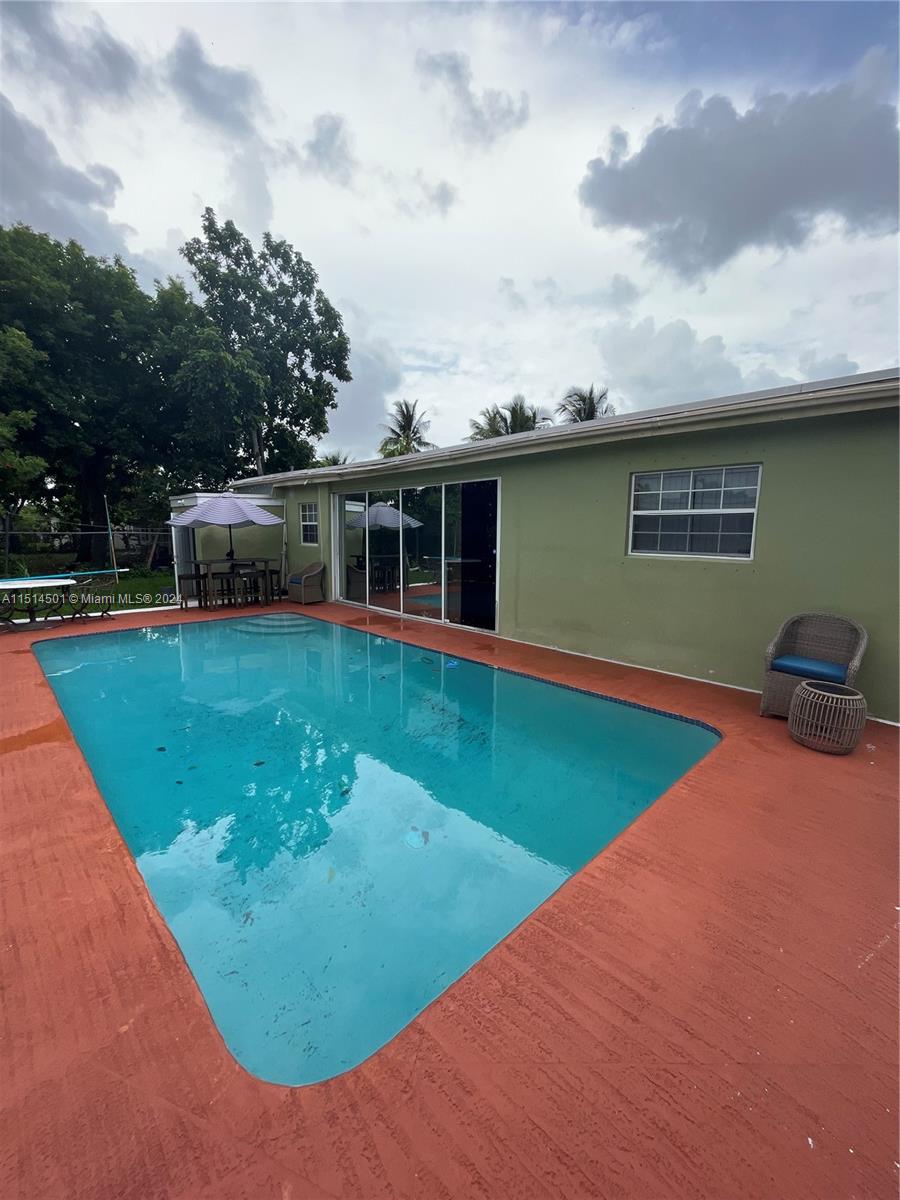 3925 NW 35th Ave 3925, Lauderdale Lakes, Florida 33309, 1 Bedroom Bedrooms, ,1 BathroomBathrooms,Residentiallease,For Rent,3925 NW 35th Ave 3925,A11514501