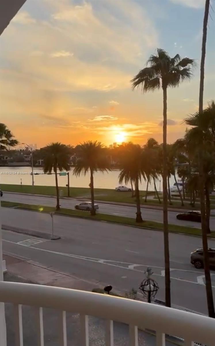 5401 Collins Ave 129, Miami Beach, Florida 33140, ,1 BathroomBathrooms,Residential,For Sale,5401 Collins Ave 129,A11512134