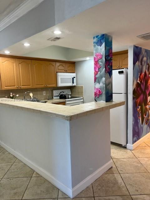 5401 Collins Ave 129, Miami Beach, Florida 33140, ,1 BathroomBathrooms,Residential,For Sale,5401 Collins Ave 129,A11512134