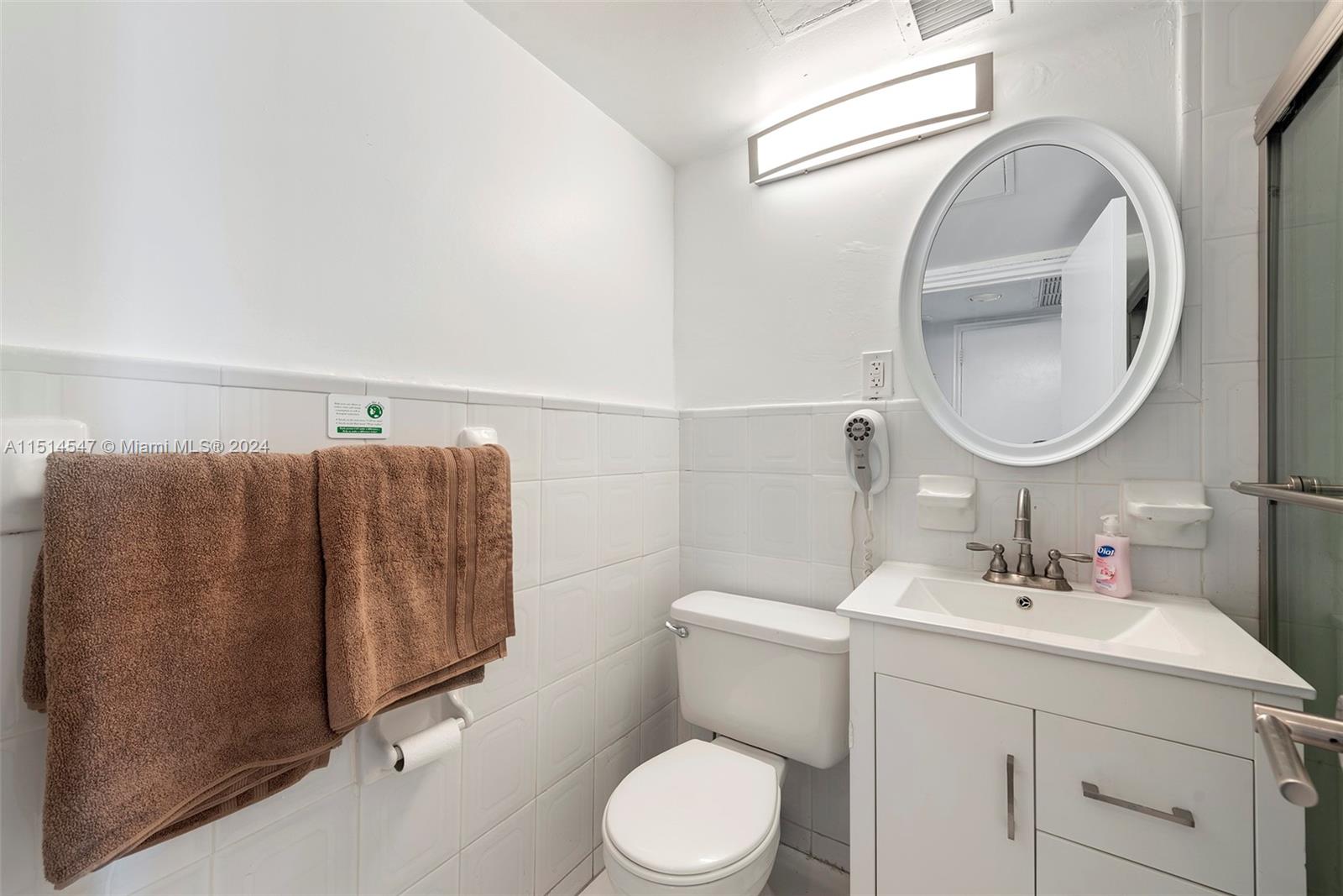 6345 Collins Ave 814, Miami Beach, Florida 33141, ,Residential,For Sale,6345 Collins Ave 814,A11514547