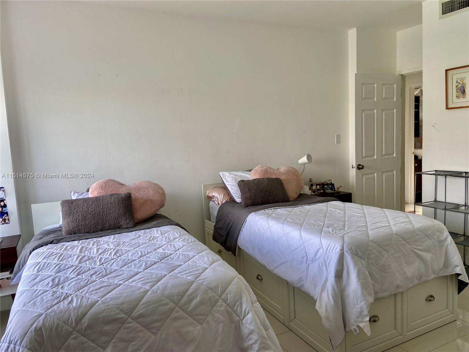 9101 E Bay Harbor Dr 306, Bay Harbor Islands, Florida 33154, 2 Bedrooms Bedrooms, ,2 BathroomsBathrooms,Residential,For Sale,9101 E Bay Harbor Dr 306,A11514575