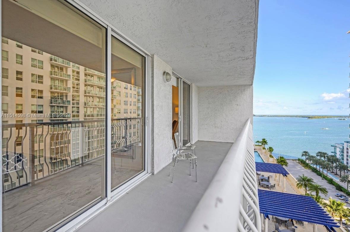 1200 Brickell Bay Dr 1819, Miami, Florida 33131, 1 Bedroom Bedrooms, ,1 BathroomBathrooms,Residential,For Sale,1200 Brickell Bay Dr 1819,A11514598