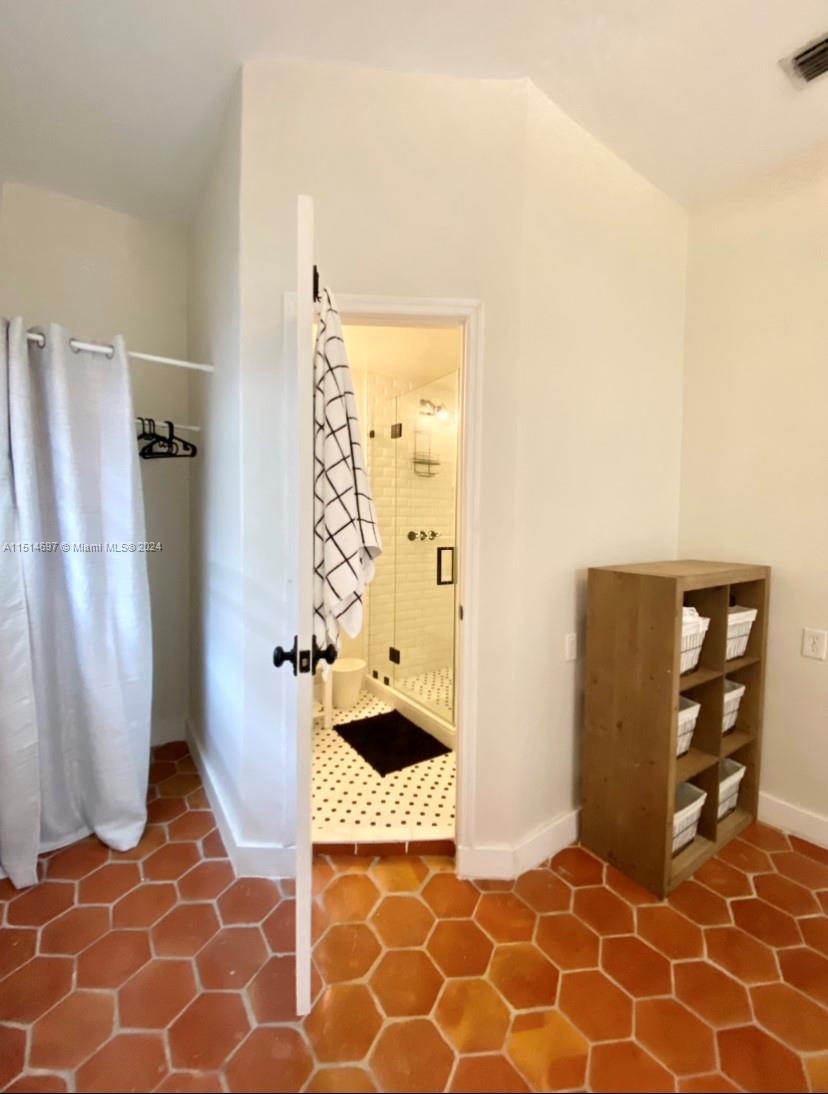 4619 SW 10th St ., Miami, Florida 33134, 3 Bedrooms Bedrooms, ,2 BathroomsBathrooms,Residentiallease,For Rent,4619 SW 10th St .,A11514697