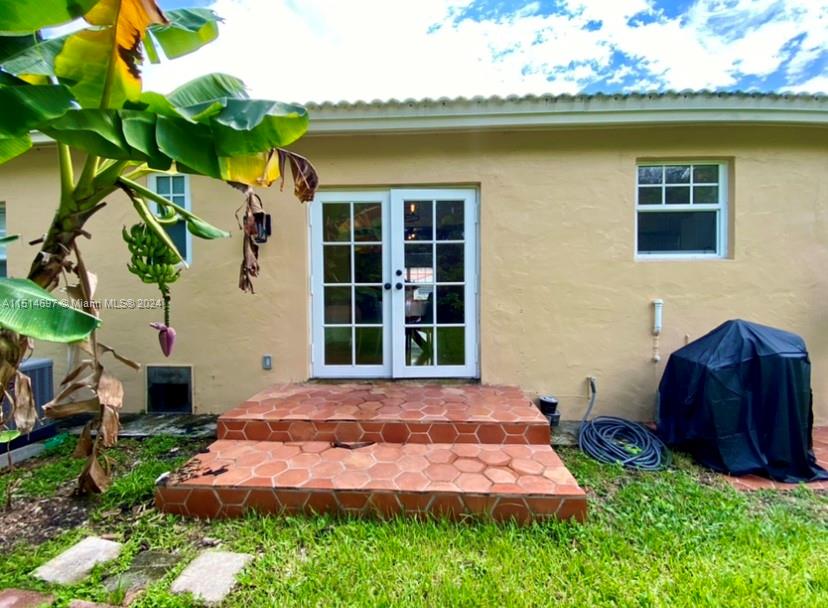 4619 SW 10th St ., Miami, Florida 33134, 3 Bedrooms Bedrooms, ,2 BathroomsBathrooms,Residentiallease,For Rent,4619 SW 10th St .,A11514697