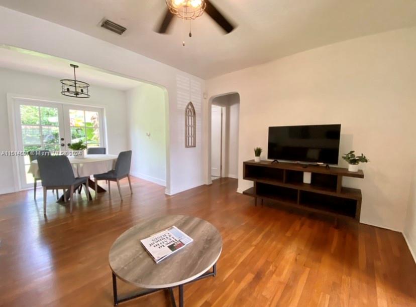 4619 SW 10th St ., Miami, Florida 33134, 3 Bedrooms Bedrooms, ,2 BathroomsBathrooms,Residentiallease,For Rent,4619 SW 10th St .,A11514697