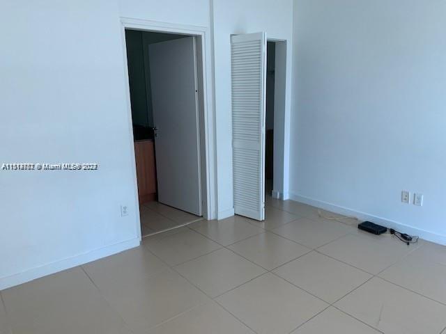 Miami, Florida 33131, 1 Bedroom Bedrooms, ,1 BathroomBathrooms,Residential,For Sale,A11514772
