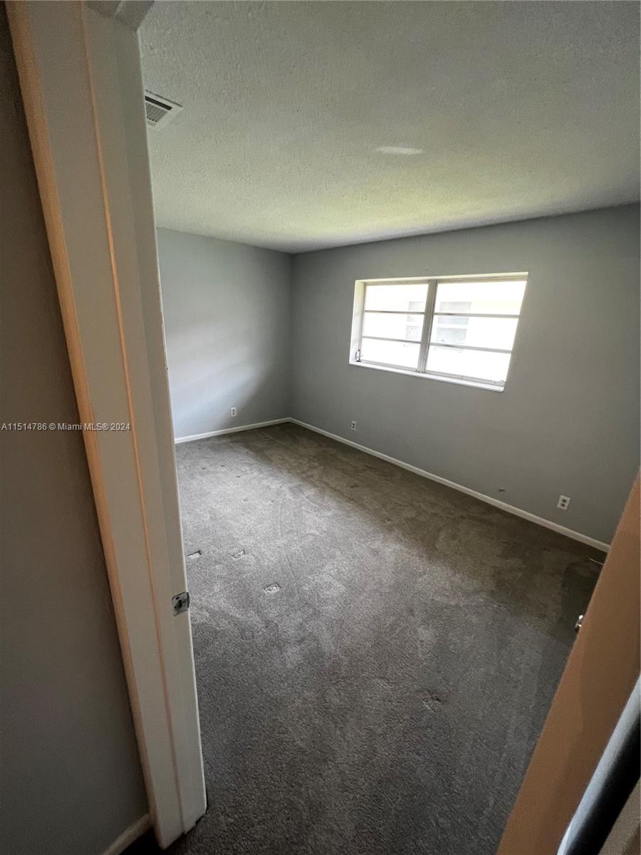 2701 NE 1st St 203, Pompano Beach, Florida 33062, 2 Bedrooms Bedrooms, ,1 BathroomBathrooms,Residential,For Sale,2701 NE 1st St 203,A11514786