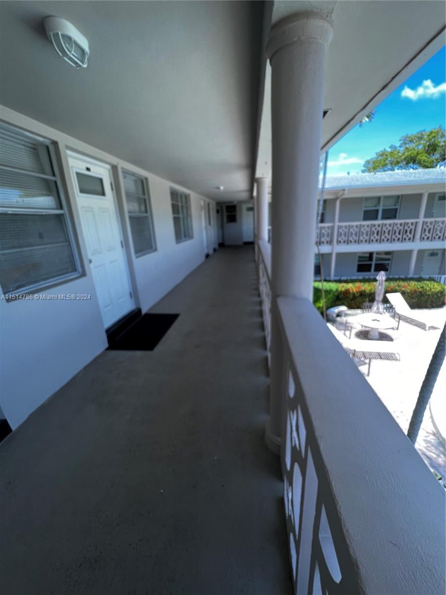 2701 NE 1st St 203, Pompano Beach, Florida 33062, 2 Bedrooms Bedrooms, ,1 BathroomBathrooms,Residential,For Sale,2701 NE 1st St 203,A11514786