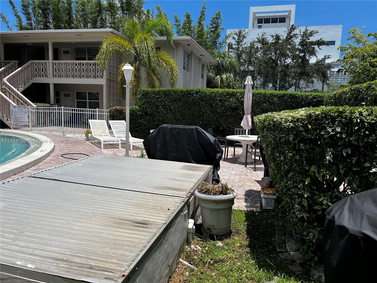2701 NE 1st St 203, Pompano Beach, Florida 33062, 2 Bedrooms Bedrooms, ,1 BathroomBathrooms,Residential,For Sale,2701 NE 1st St 203,A11514786