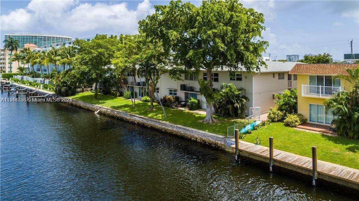 2701 NE 1st St 203, Pompano Beach, Florida 33062, 2 Bedrooms Bedrooms, ,1 BathroomBathrooms,Residential,For Sale,2701 NE 1st St 203,A11514786
