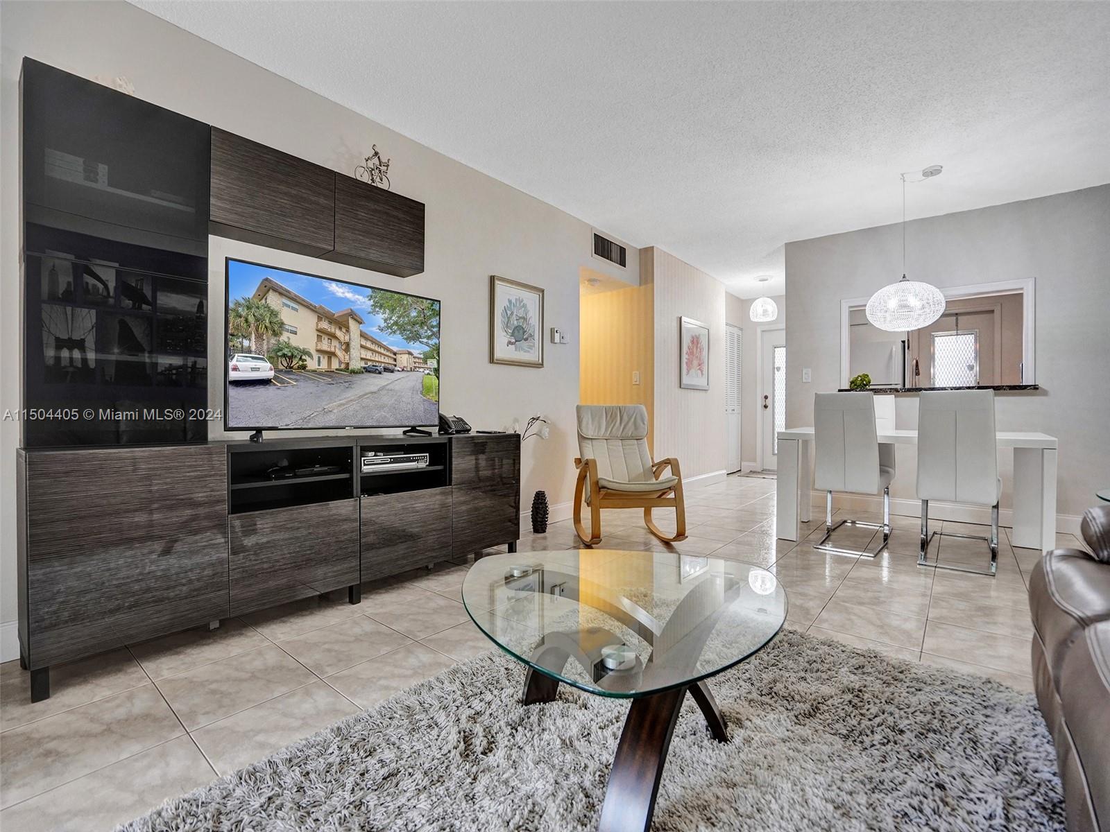 5102 NW 36th St 511, Lauderdale Lakes, Florida 33319, 2 Bedrooms Bedrooms, ,2 BathroomsBathrooms,Residential,For Sale,5102 NW 36th St 511,A11504405