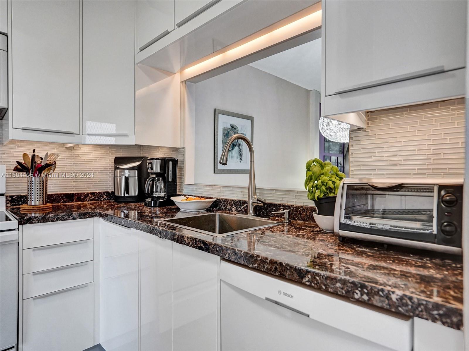 5102 NW 36th St 511, Lauderdale Lakes, Florida 33319, 2 Bedrooms Bedrooms, ,2 BathroomsBathrooms,Residential,For Sale,5102 NW 36th St 511,A11504405