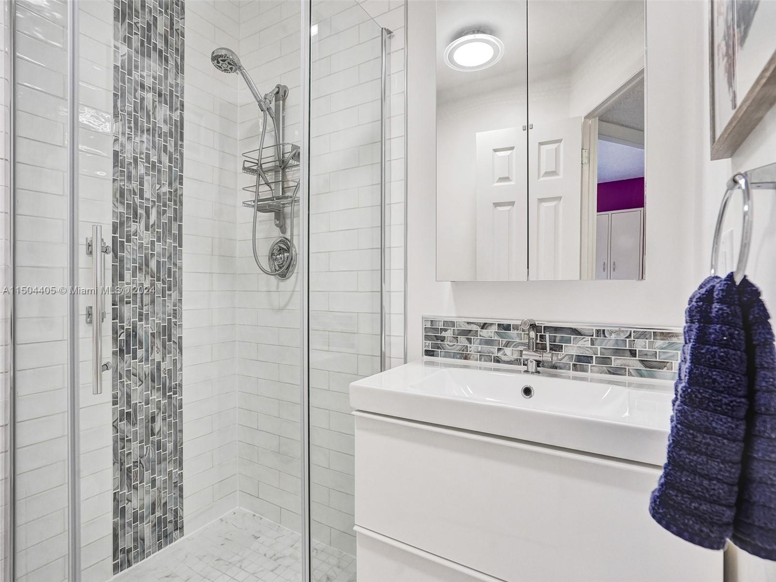 5102 NW 36th St 511, Lauderdale Lakes, Florida 33319, 2 Bedrooms Bedrooms, ,2 BathroomsBathrooms,Residential,For Sale,5102 NW 36th St 511,A11504405