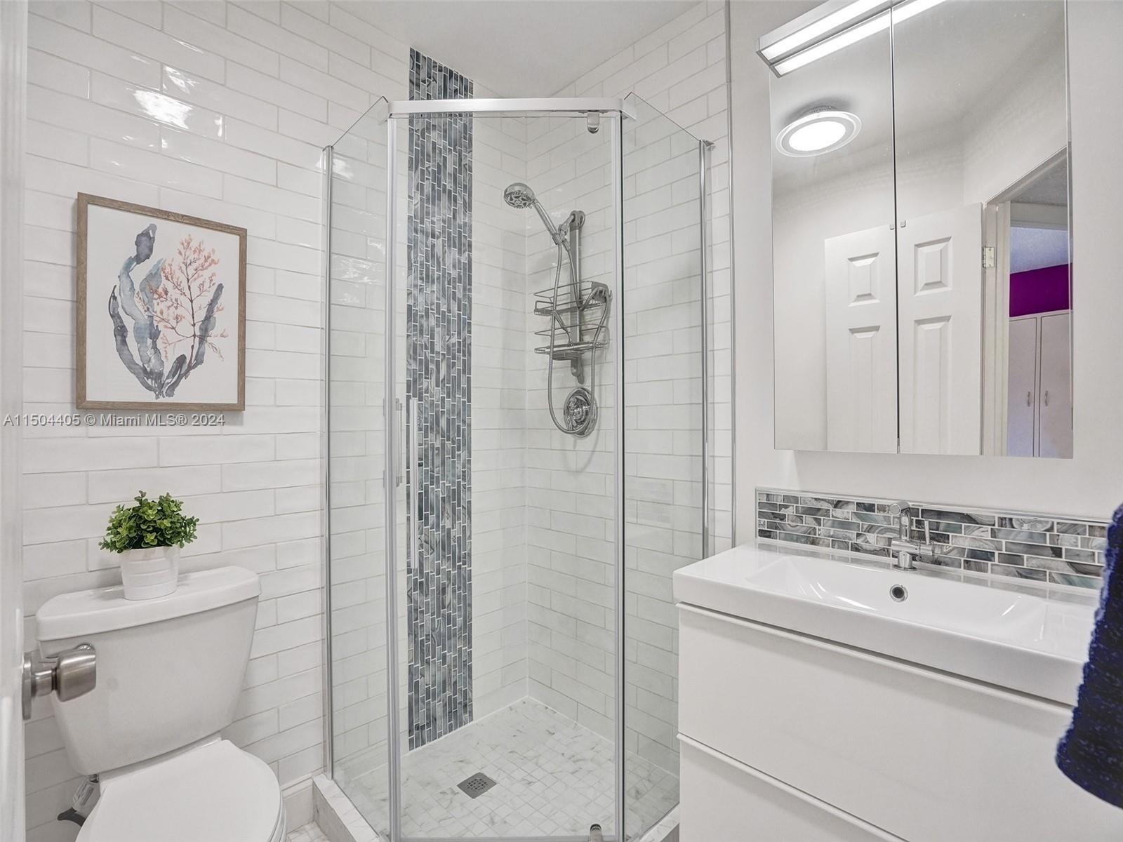 5102 NW 36th St 511, Lauderdale Lakes, Florida 33319, 2 Bedrooms Bedrooms, ,2 BathroomsBathrooms,Residential,For Sale,5102 NW 36th St 511,A11504405
