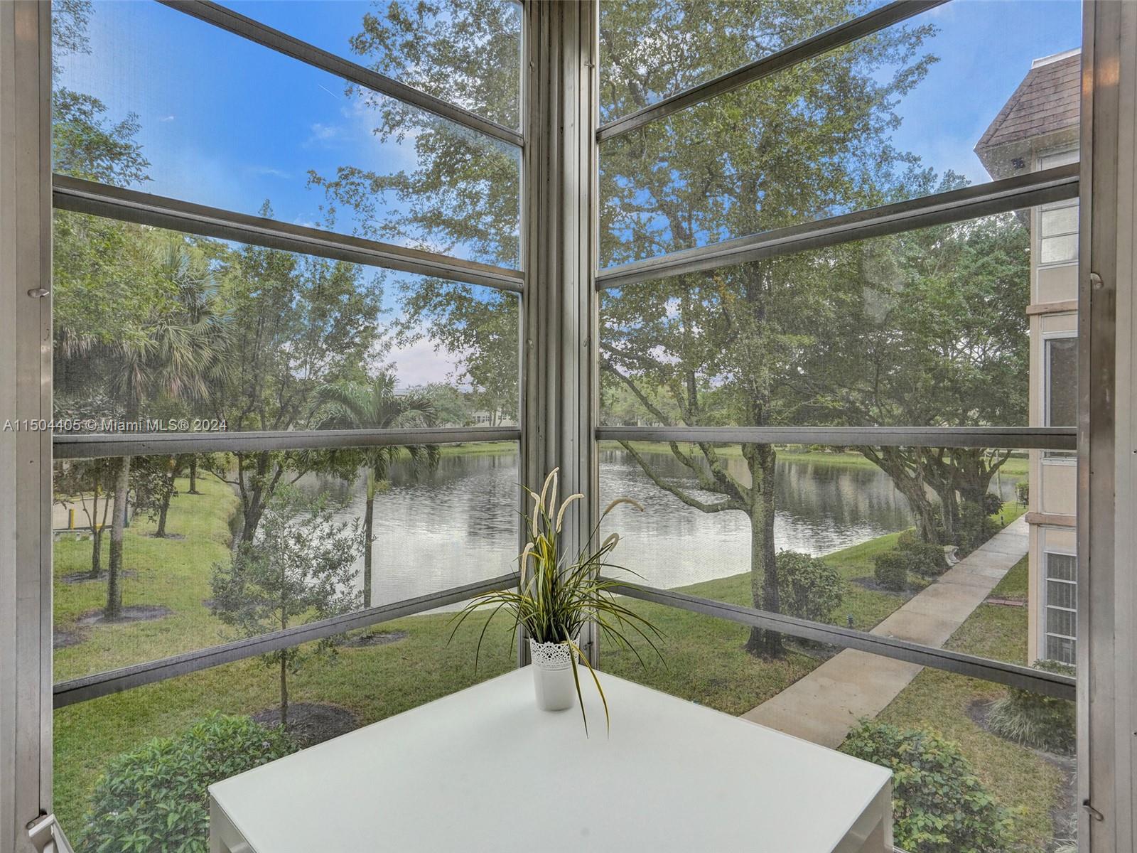 5102 NW 36th St 511, Lauderdale Lakes, Florida 33319, 2 Bedrooms Bedrooms, ,2 BathroomsBathrooms,Residential,For Sale,5102 NW 36th St 511,A11504405