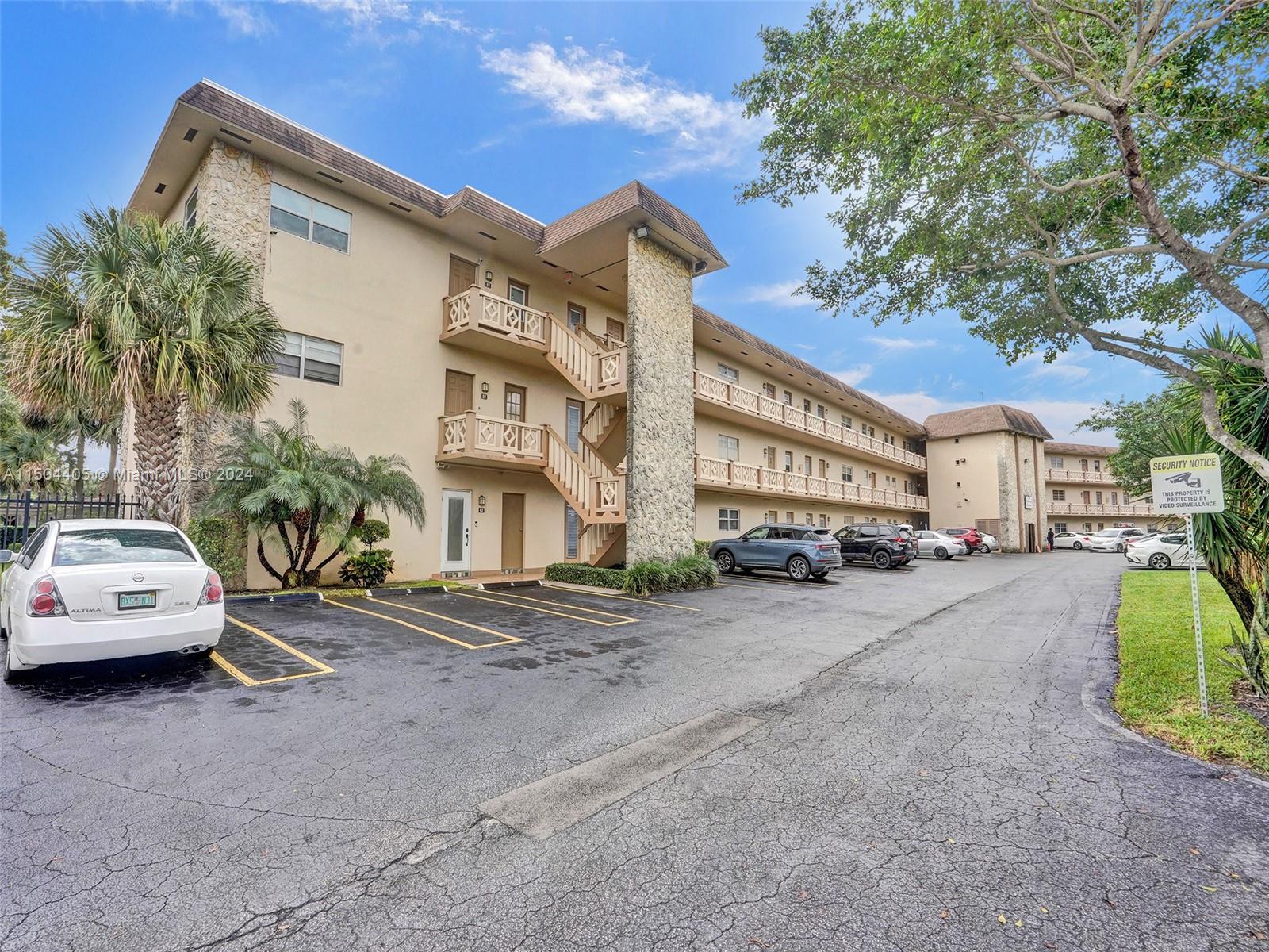 5102 NW 36th St 511, Lauderdale Lakes, Florida 33319, 2 Bedrooms Bedrooms, ,2 BathroomsBathrooms,Residential,For Sale,5102 NW 36th St 511,A11504405