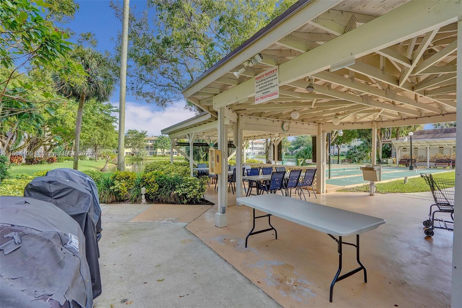 5102 NW 36th St 511, Lauderdale Lakes, Florida 33319, 2 Bedrooms Bedrooms, ,2 BathroomsBathrooms,Residential,For Sale,5102 NW 36th St 511,A11504405