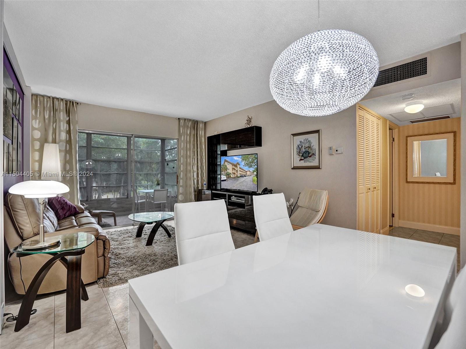 5102 NW 36th St 511, Lauderdale Lakes, Florida 33319, 2 Bedrooms Bedrooms, ,2 BathroomsBathrooms,Residential,For Sale,5102 NW 36th St 511,A11504405