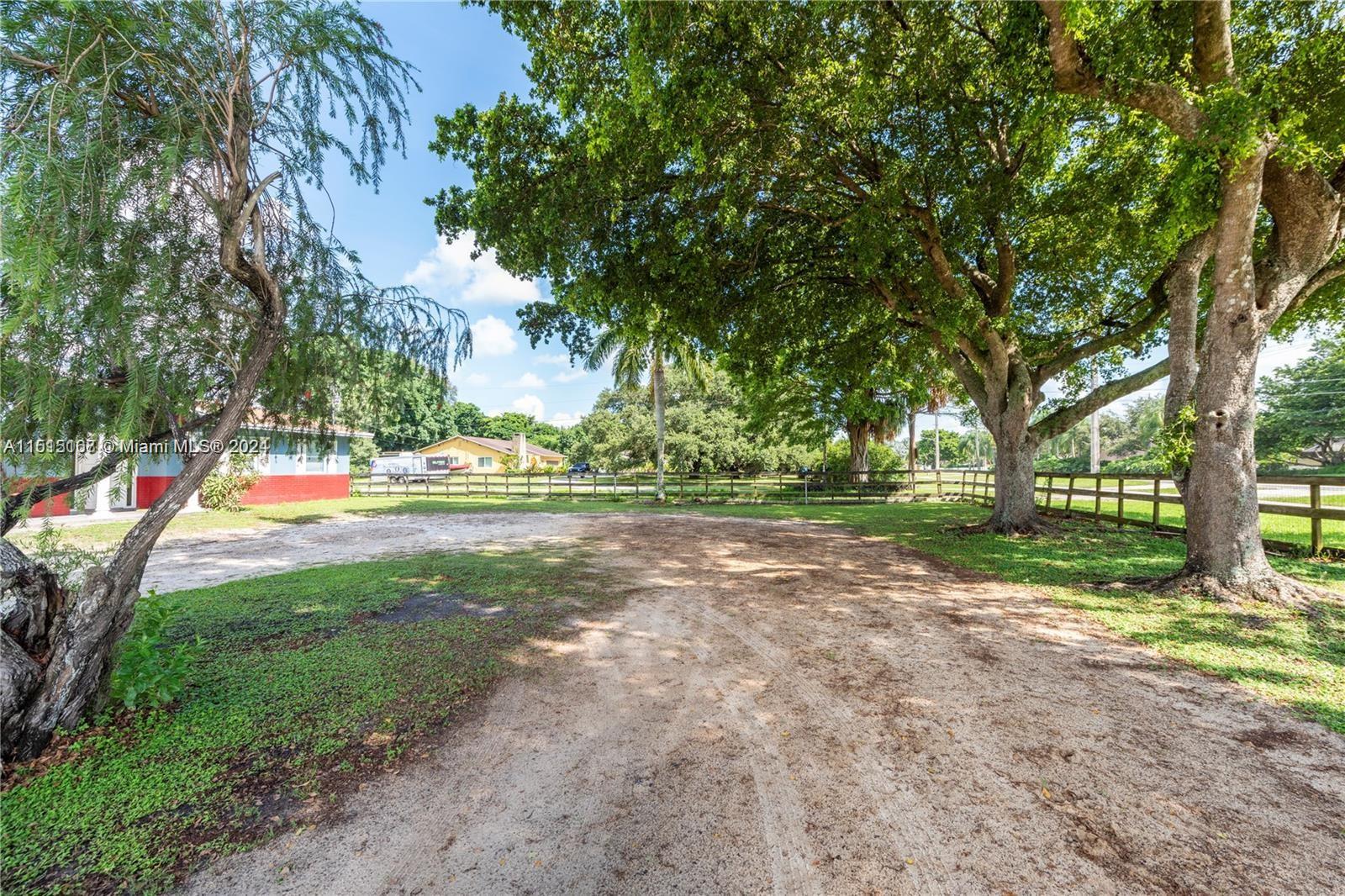 Davie, Florida 33325, 3 Bedrooms Bedrooms, ,2 BathroomsBathrooms,Residential,For Sale,A11515167