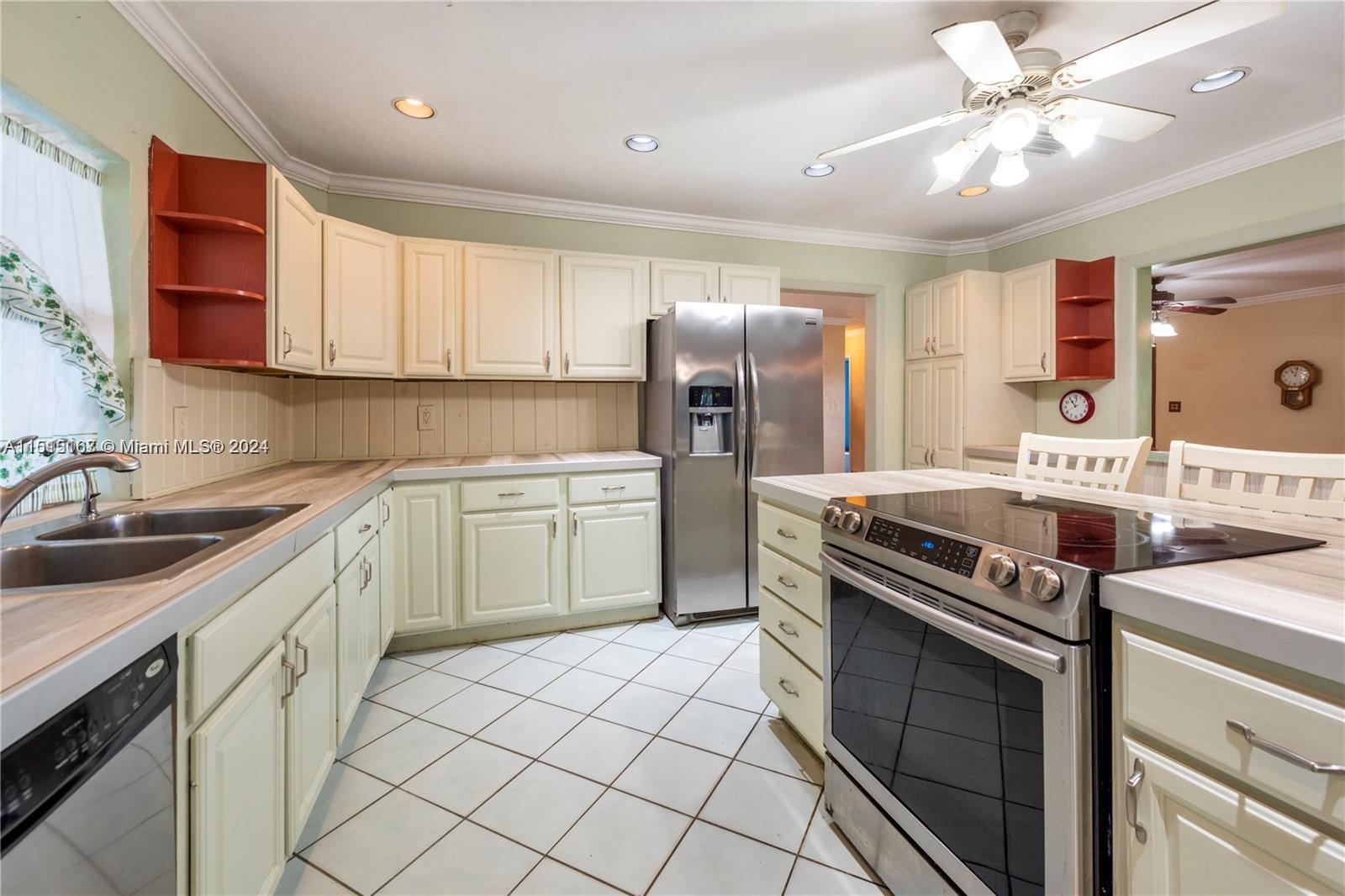 Davie, Florida 33325, 3 Bedrooms Bedrooms, ,2 BathroomsBathrooms,Residential,For Sale,A11515167