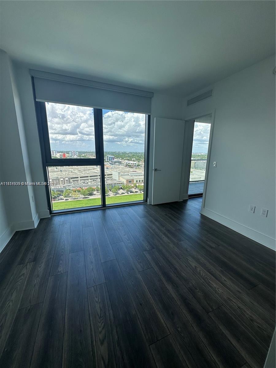 121 NE 34th St 1510, Miami, Florida 33137, 1 Bedroom Bedrooms, ,1 BathroomBathrooms,Residential,For Sale,121 NE 34th St 1510,A11514939