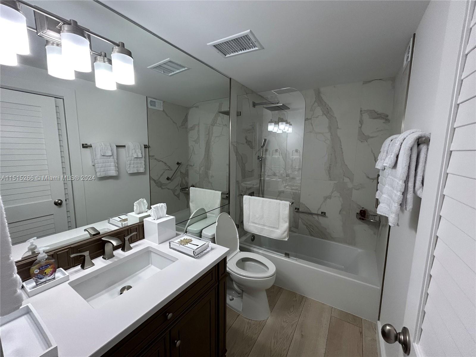 700 Biltmore Way 207, Coral Gables, Florida 33134, 1 Bedroom Bedrooms, ,1 BathroomBathrooms,Residentiallease,For Rent,700 Biltmore Way 207,A11515266