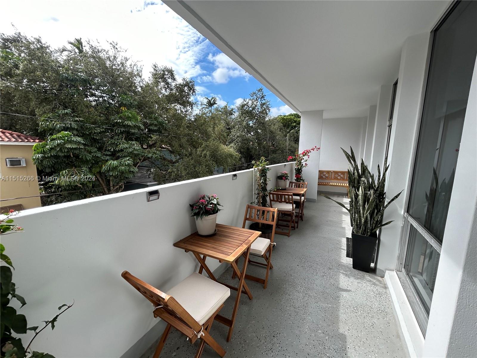700 Biltmore Way 207, Coral Gables, Florida 33134, 1 Bedroom Bedrooms, ,1 BathroomBathrooms,Residentiallease,For Rent,700 Biltmore Way 207,A11515266