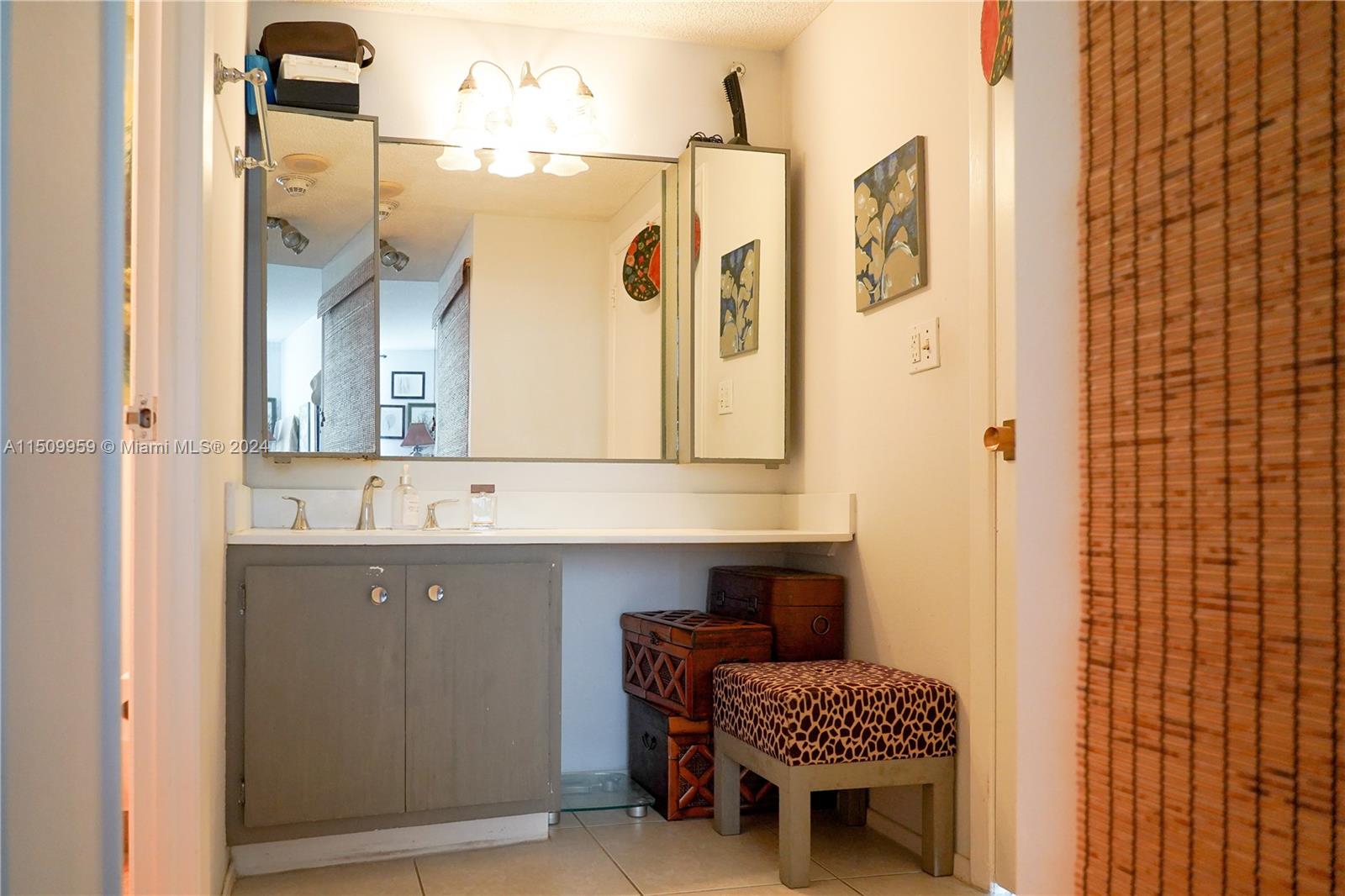 Sunny Isles Beach, Florida 33160, 1 Bedroom Bedrooms, ,1 BathroomBathrooms,Residential,For Sale,A11509959