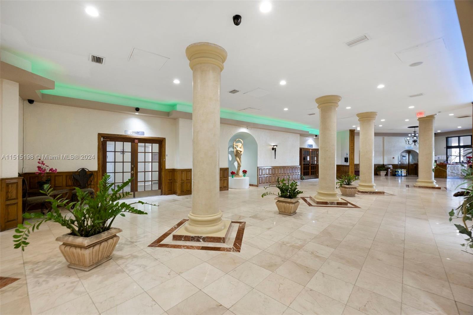 Hollywood, Florida 33019, 1 Bedroom Bedrooms, ,1 BathroomBathrooms,Residentiallease,For Rent,A11515198