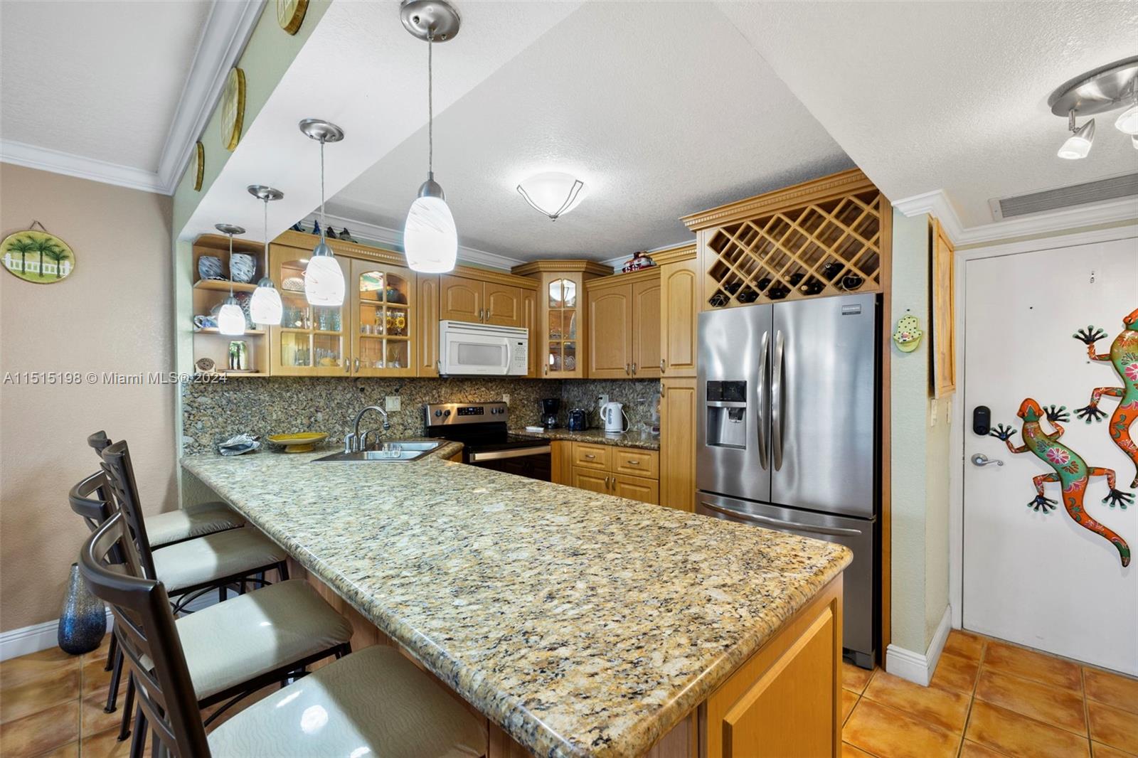 Hollywood, Florida 33019, 1 Bedroom Bedrooms, ,1 BathroomBathrooms,Residentiallease,For Rent,A11515198