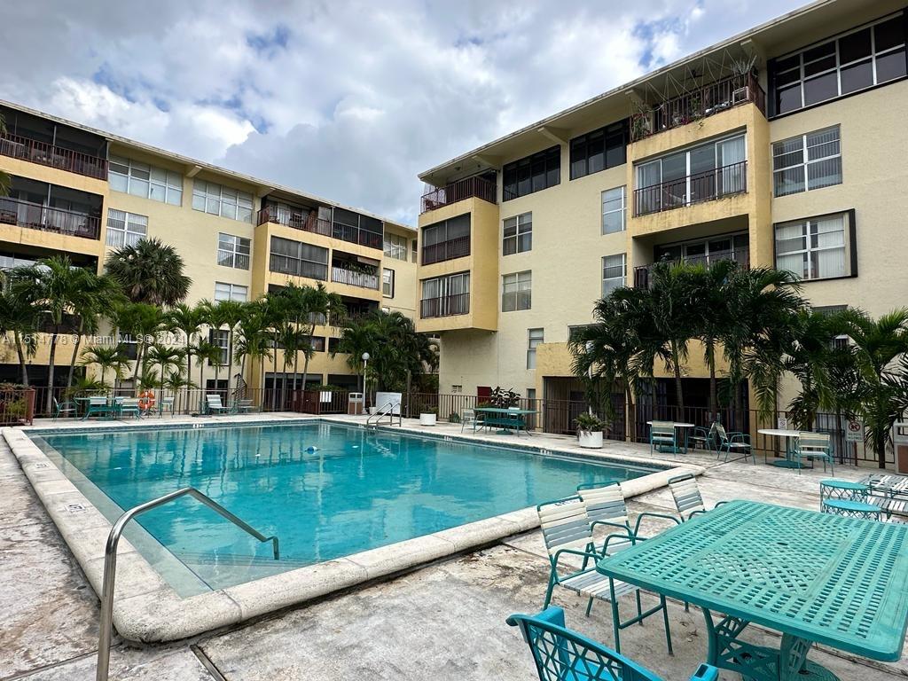 8775 Park Blvd 111, Miami, Florida 33172, 3 Bedrooms Bedrooms, ,3 BathroomsBathrooms,Residential,For Sale,8775 Park Blvd 111,A11514778