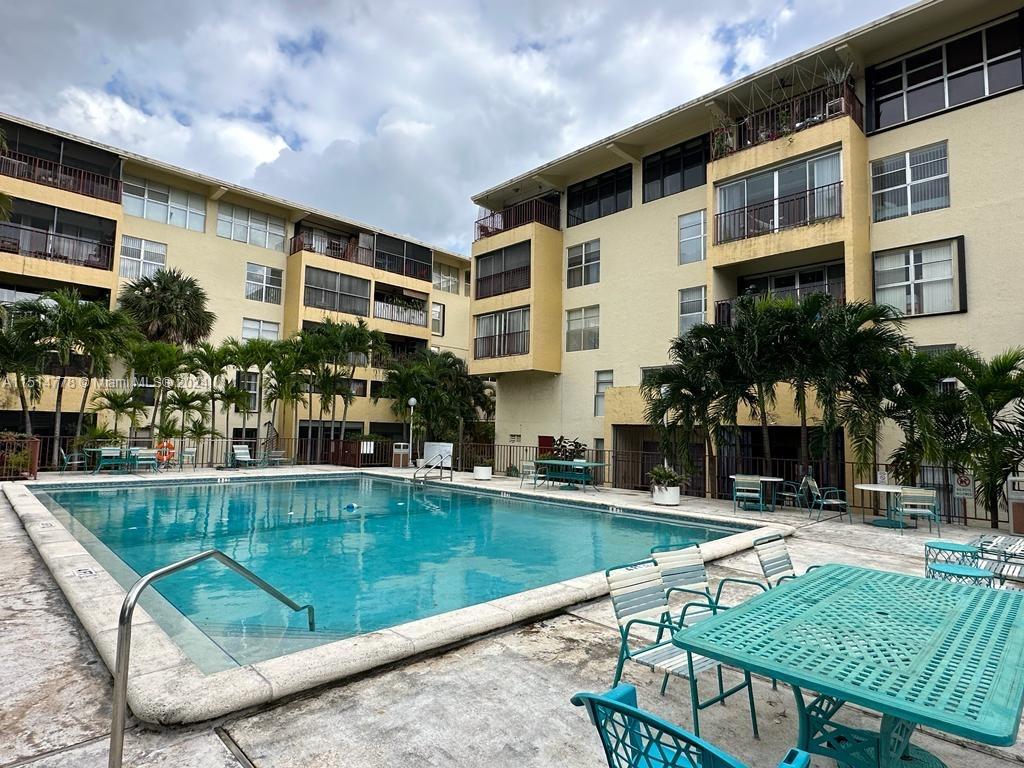 8775  Park Blvd #111 For Sale A11514778, FL