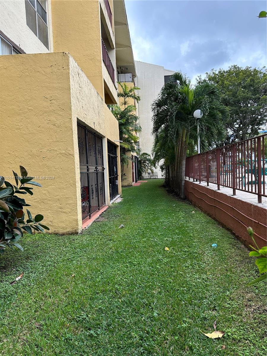 8775 Park Blvd 111, Miami, Florida 33172, 3 Bedrooms Bedrooms, ,3 BathroomsBathrooms,Residential,For Sale,8775 Park Blvd 111,A11514778