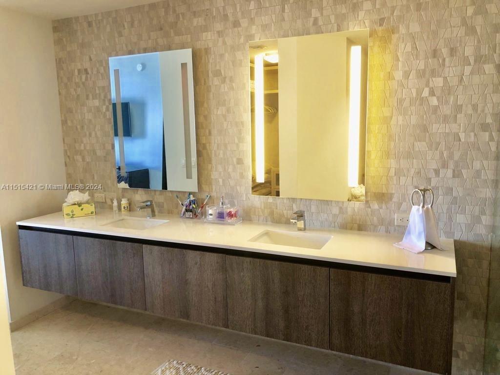 88 SW 7th St 3204, Miami, Florida 33130, 2 Bedrooms Bedrooms, ,2 BathroomsBathrooms,Residentiallease,For Rent,88 SW 7th St 3204,A11515421