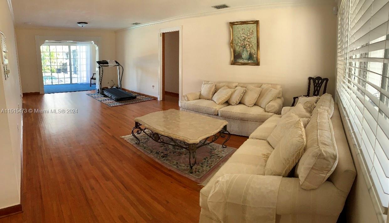 1625 NE 104th St, Miami Shores, Florida 33138, 4 Bedrooms Bedrooms, ,3 BathroomsBathrooms,Residentiallease,For Rent,1625 NE 104th St,A11515473