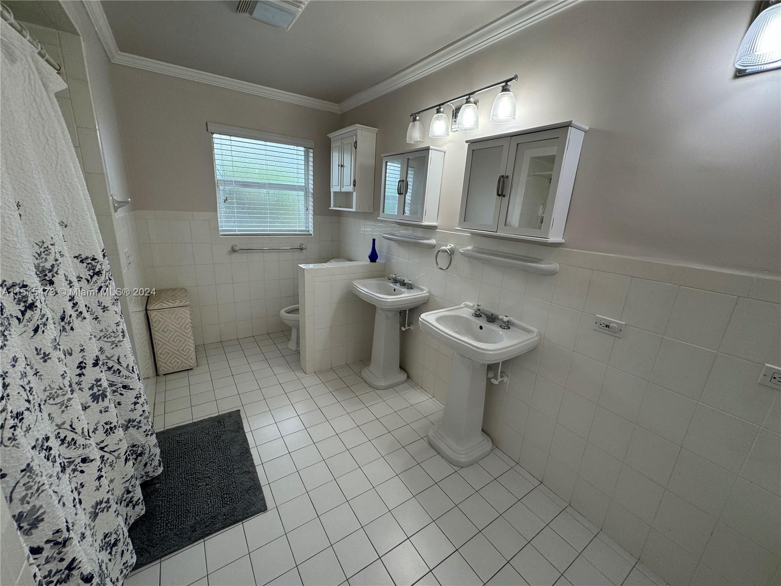 1625 NE 104th St, Miami Shores, Florida 33138, 4 Bedrooms Bedrooms, ,3 BathroomsBathrooms,Residentiallease,For Rent,1625 NE 104th St,A11515473