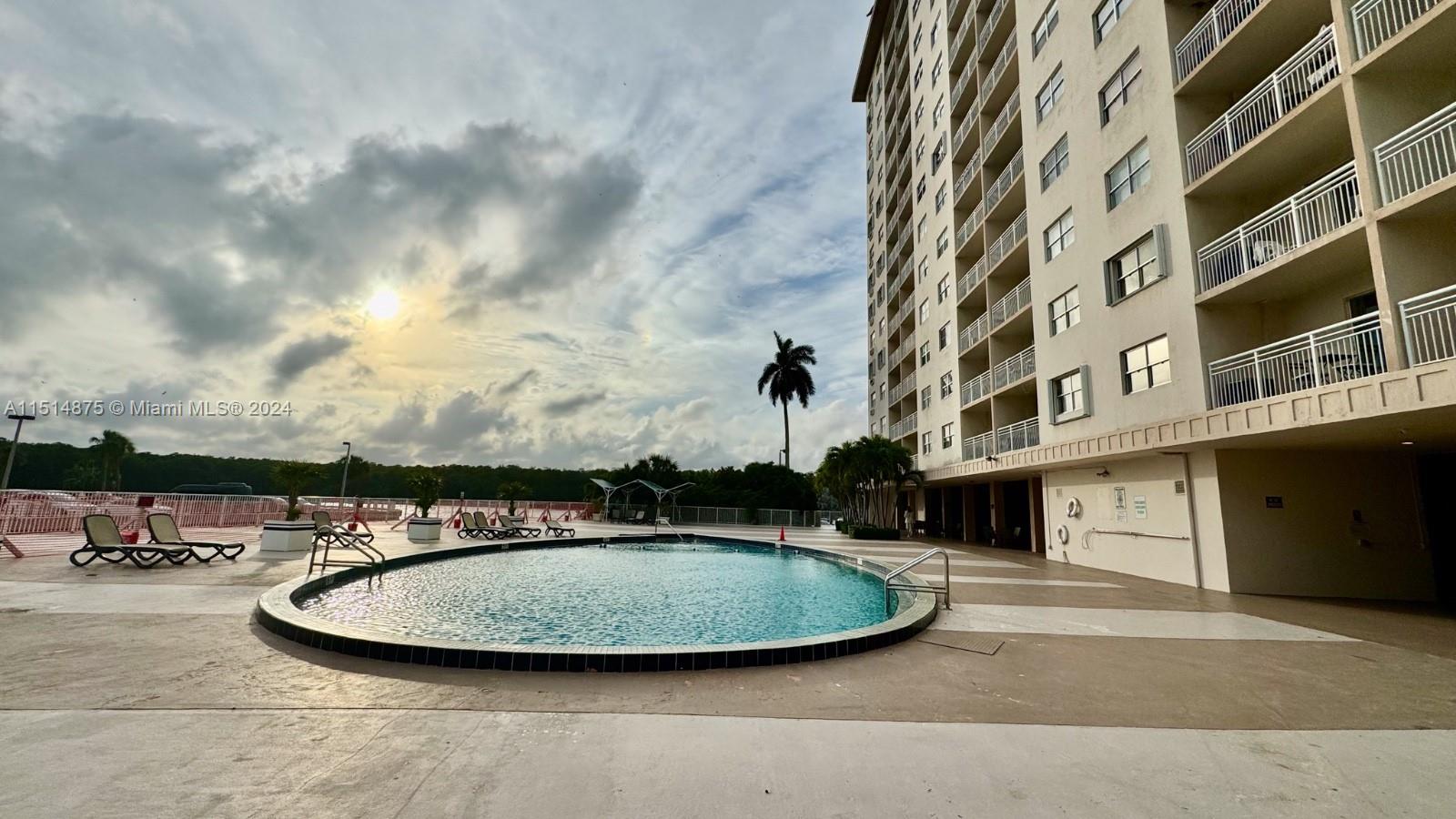 400 Kings Point Dr 1222, Sunny Isles Beach, Florida 33160, 1 Bedroom Bedrooms, ,1 BathroomBathrooms,Residential,For Sale,400 Kings Point Dr 1222,A11514875