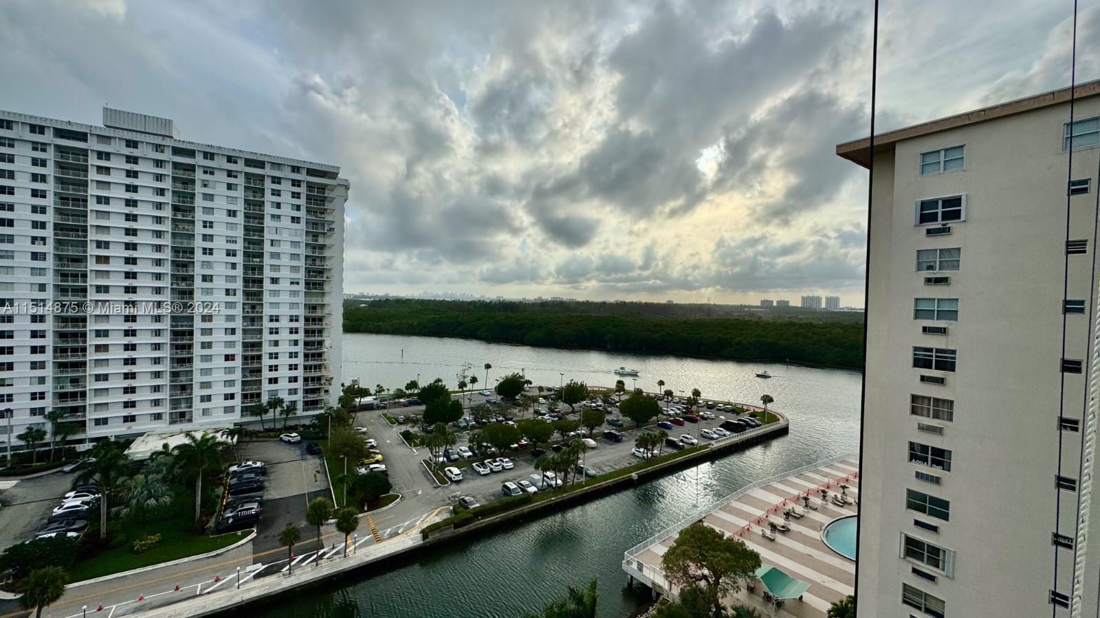 400 Kings Point Dr 1222, Sunny Isles Beach, Florida 33160, 1 Bedroom Bedrooms, ,1 BathroomBathrooms,Residential,For Sale,400 Kings Point Dr 1222,A11514875