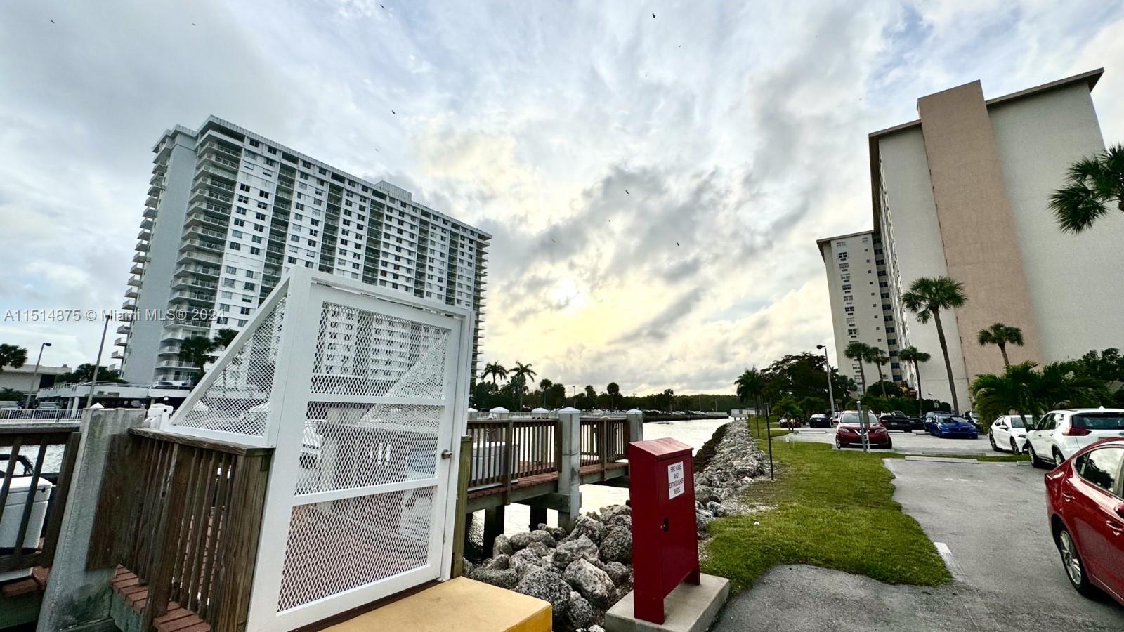 400 Kings Point Dr 1222, Sunny Isles Beach, Florida 33160, 1 Bedroom Bedrooms, ,1 BathroomBathrooms,Residential,For Sale,400 Kings Point Dr 1222,A11514875
