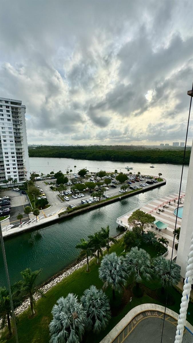 400 Kings Point Dr 1222, Sunny Isles Beach, Florida 33160, 1 Bedroom Bedrooms, ,1 BathroomBathrooms,Residential,For Sale,400 Kings Point Dr 1222,A11514875