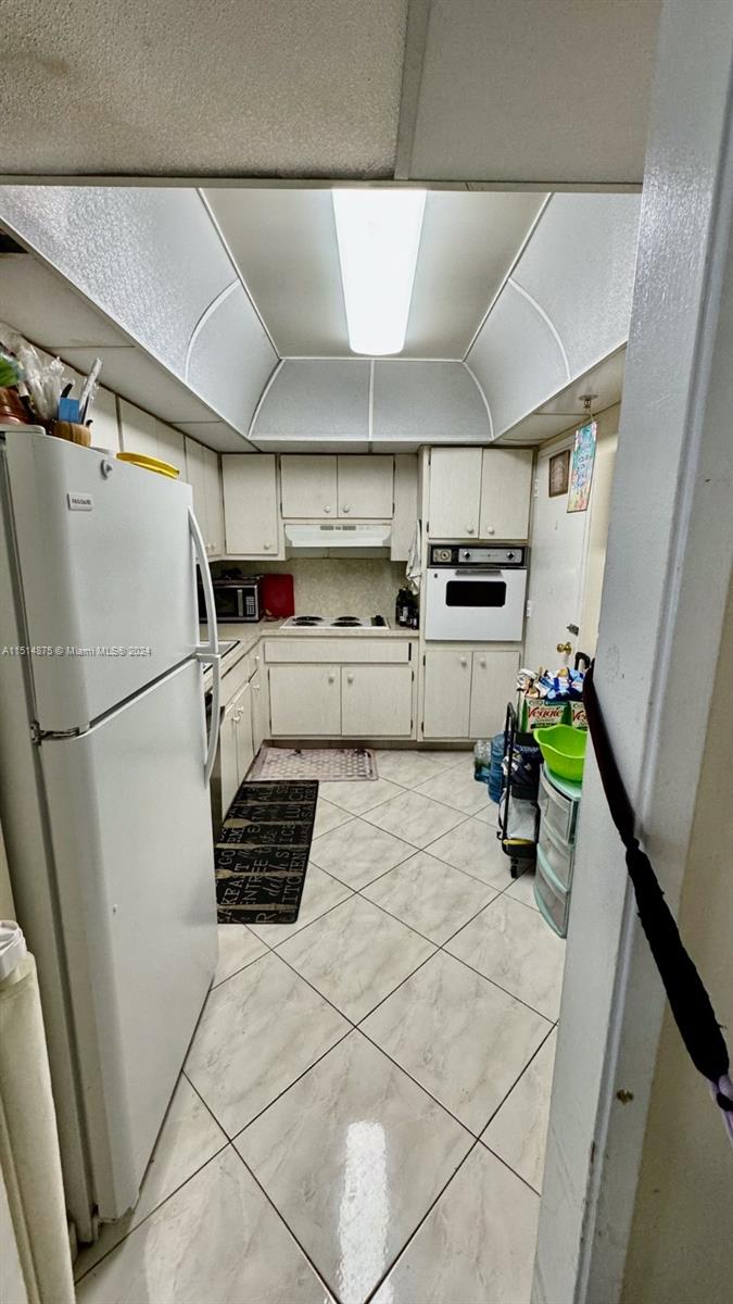 400 Kings Point Dr 1222, Sunny Isles Beach, Florida 33160, 1 Bedroom Bedrooms, ,1 BathroomBathrooms,Residential,For Sale,400 Kings Point Dr 1222,A11514875