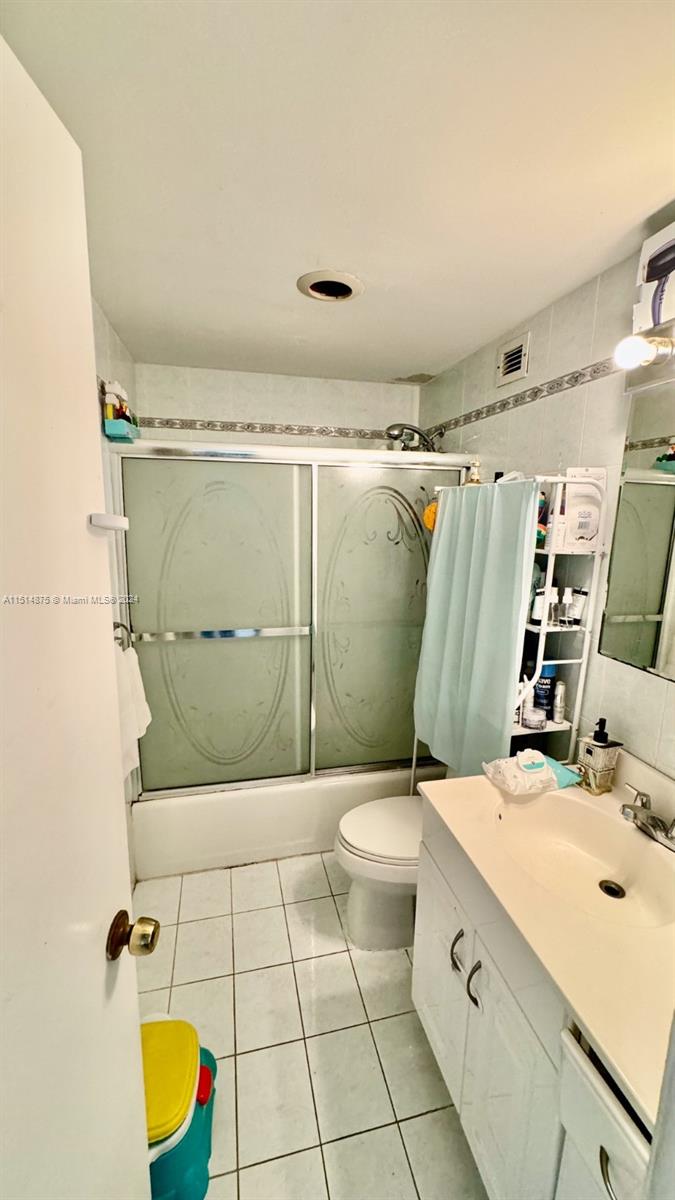 400 Kings Point Dr 1222, Sunny Isles Beach, Florida 33160, 1 Bedroom Bedrooms, ,1 BathroomBathrooms,Residential,For Sale,400 Kings Point Dr 1222,A11514875