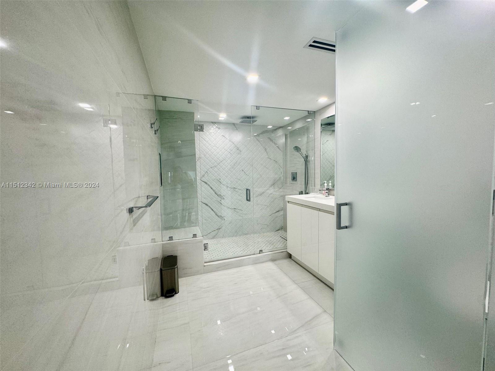 9801 Collins Ave 5U, Bal Harbour, Florida 33154, 3 Bedrooms Bedrooms, ,2 BathroomsBathrooms,Residential,For Sale,9801 Collins Ave 5U,A11512342