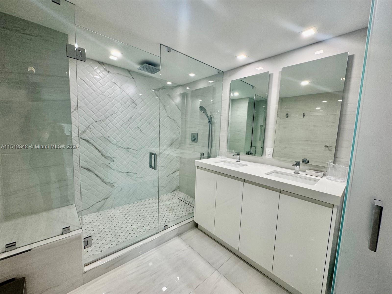 9801 Collins Ave 5U, Bal Harbour, Florida 33154, 3 Bedrooms Bedrooms, ,2 BathroomsBathrooms,Residential,For Sale,9801 Collins Ave 5U,A11512342
